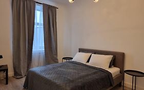 City Inn River View 2 Bedroom Apartment With Parking